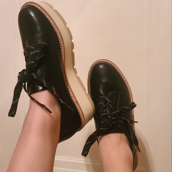 Chelsea & Violet Irena Lace-Up Lug Sole Platform Oxfords Size 6.5/7 - Picture 2 of 10